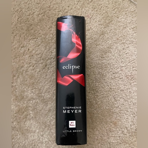 All 4 Twilight books by Stephanie Meyer - Picture 5 of 11